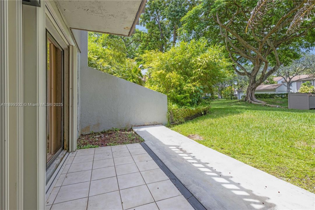 For Rent: $3,150 (3 beds, 2 baths, 1584 Square Feet)