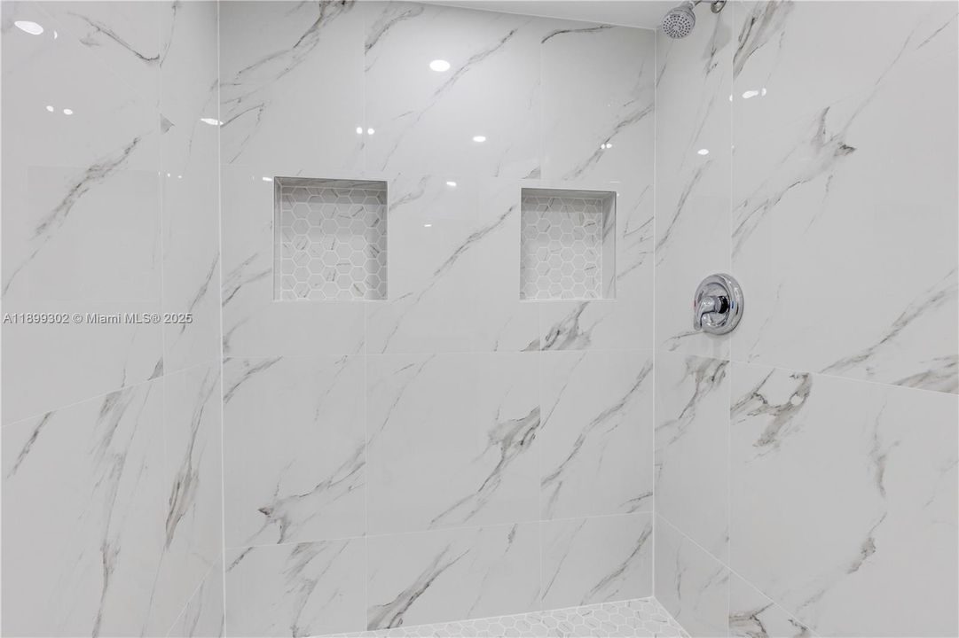 For Rent: $3,150 (3 beds, 2 baths, 1584 Square Feet)