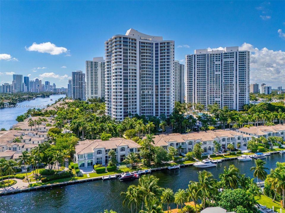 待售: $1,990,000 (3 贝兹, 4 浴室, 3200 平方英尺)