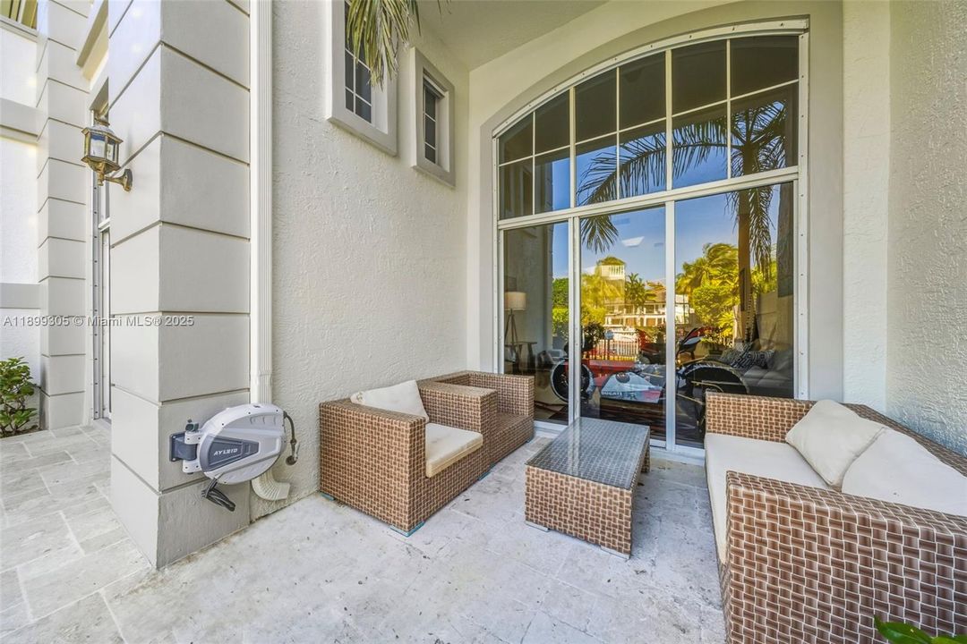 待售: $1,990,000 (3 贝兹, 4 浴室, 3200 平方英尺)