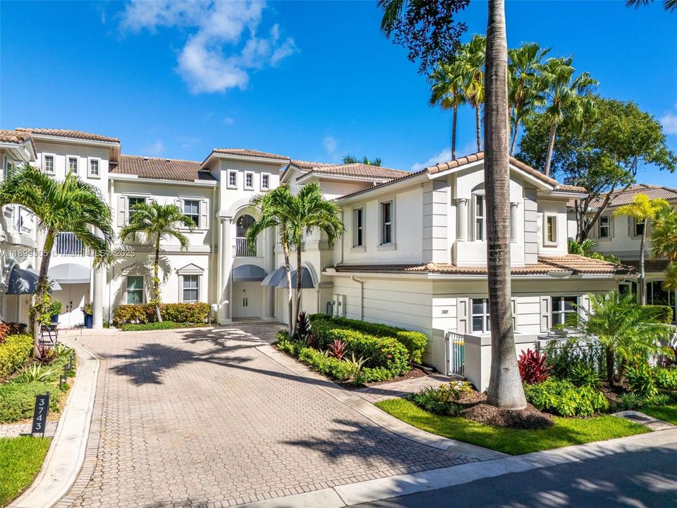 待售: $1,990,000 (3 贝兹, 4 浴室, 3200 平方英尺)