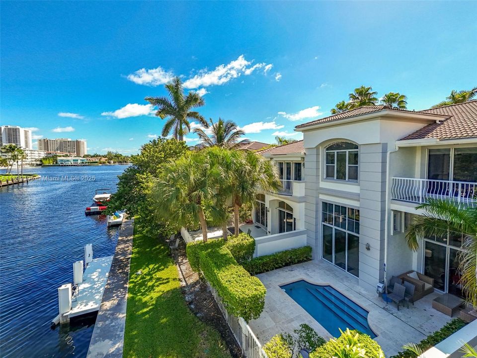 待售: $1,990,000 (3 贝兹, 4 浴室, 3200 平方英尺)