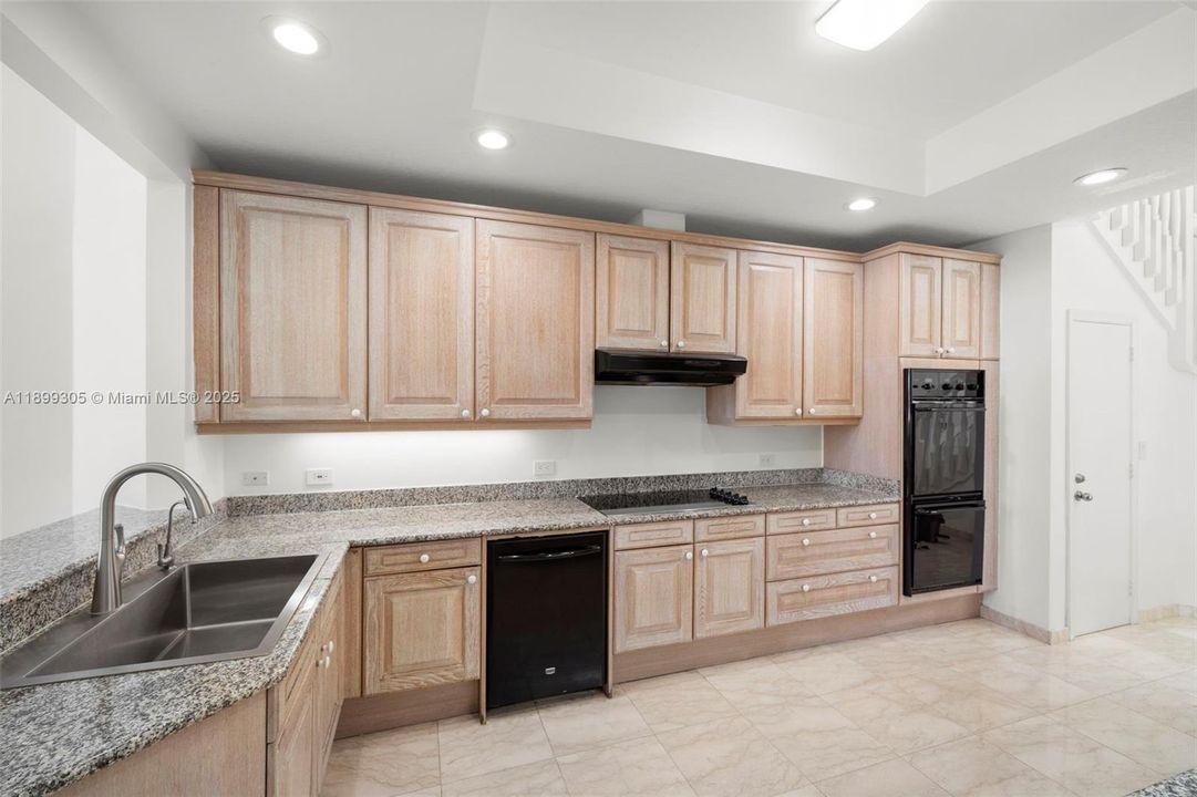 待售: $1,990,000 (3 贝兹, 4 浴室, 3200 平方英尺)