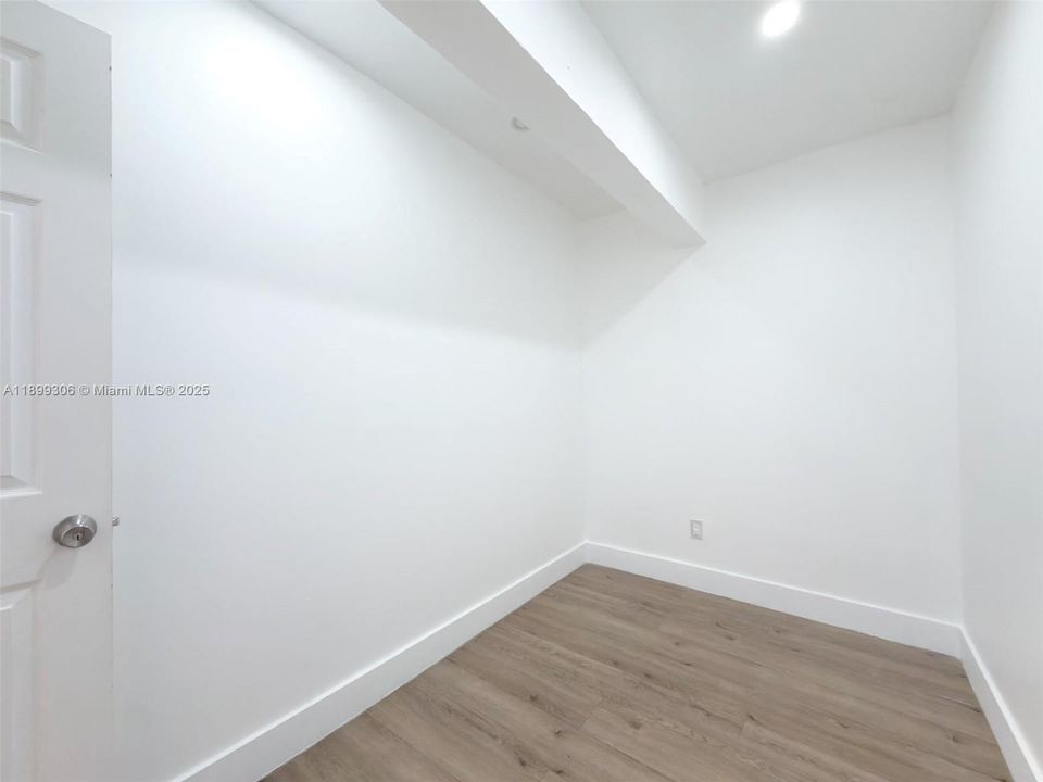 出租: $2,200 (1 贝兹, 1 浴室, 0 平方英尺)