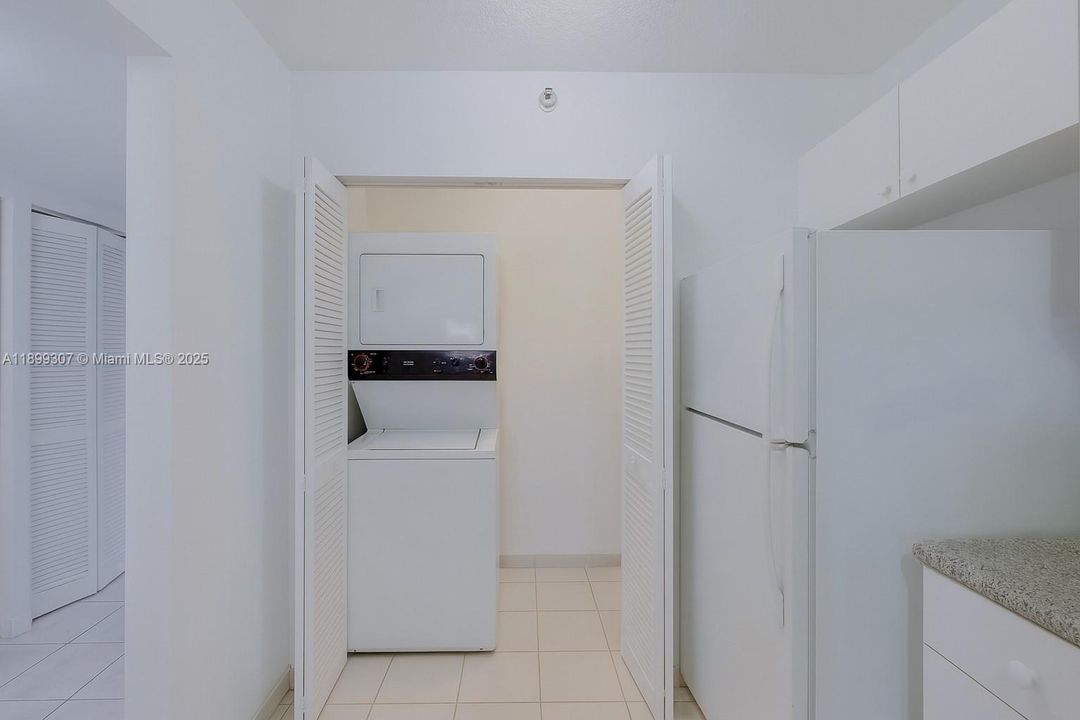 For Sale: $479,000 (2 beds, 2 baths, 1160 Square Feet)