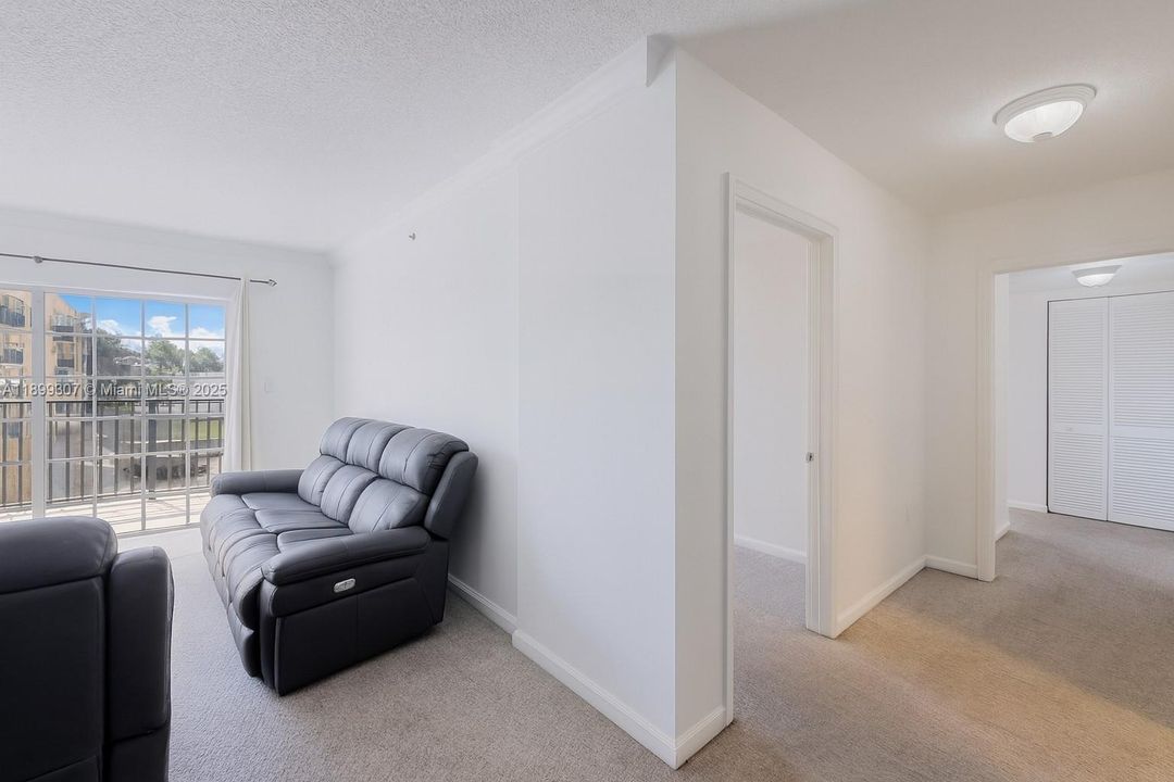 Virtually decluttered