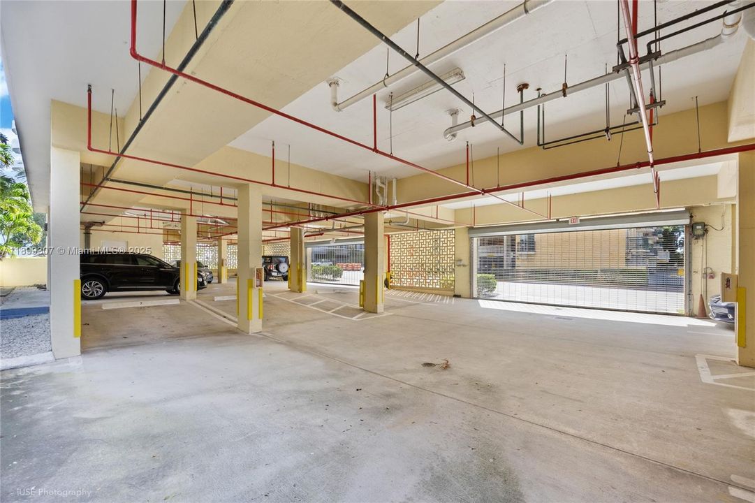 For Sale: $479,000 (2 beds, 2 baths, 1160 Square Feet)