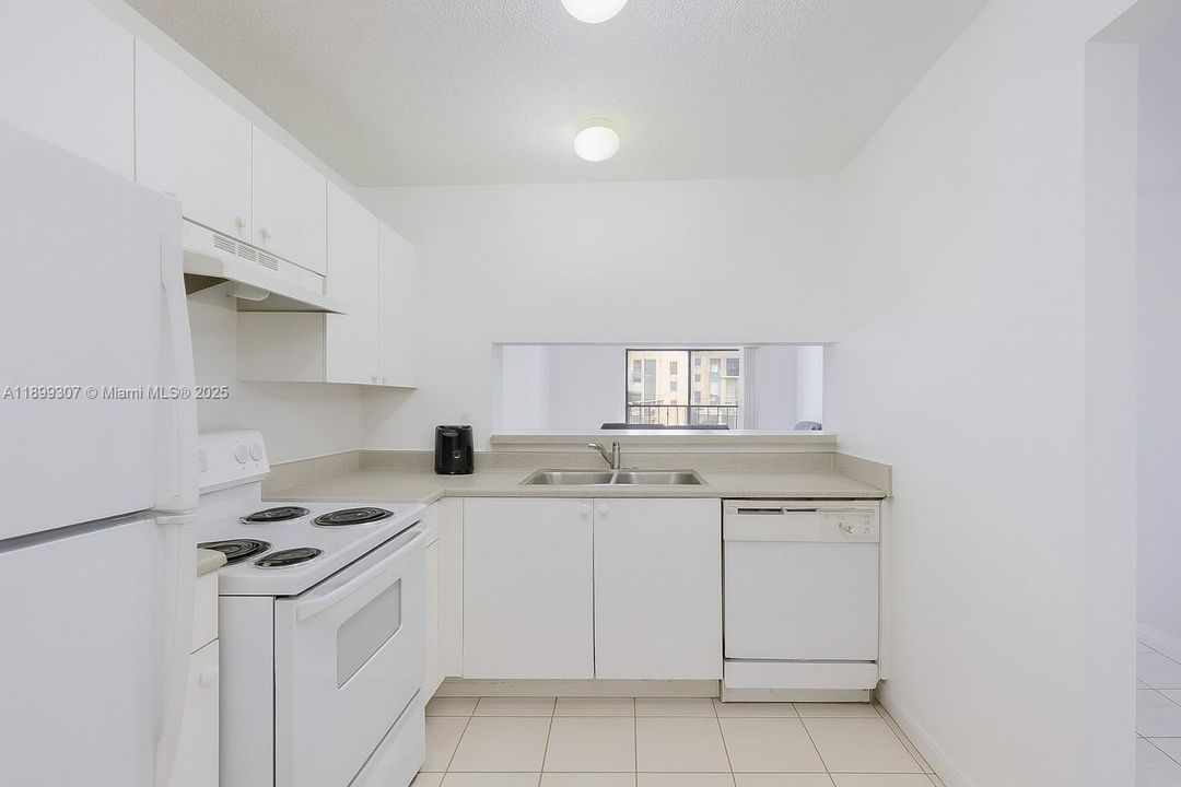 Virtually decluttered