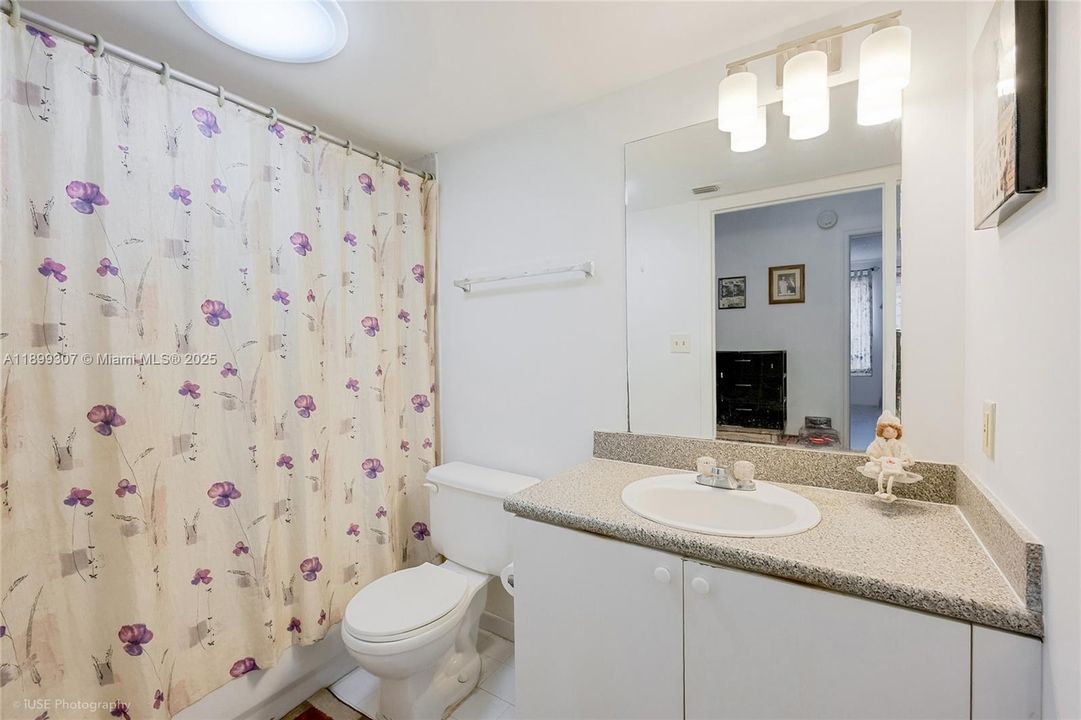 For Sale: $479,000 (2 beds, 2 baths, 1160 Square Feet)