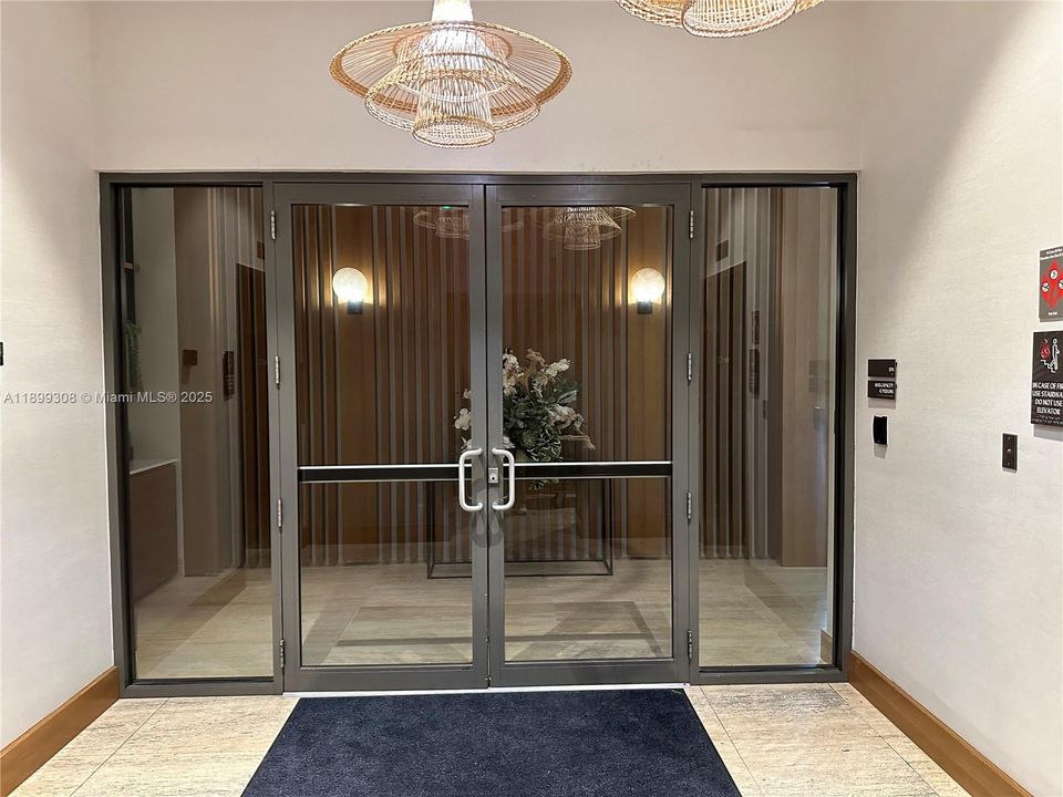 For Rent: $3,950 (2 beds, 2 baths, 1115 Square Feet)