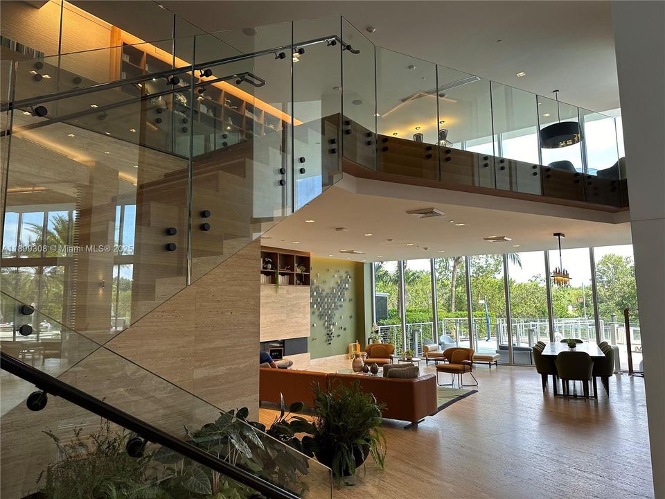 For Rent: $3,950 (2 beds, 2 baths, 1115 Square Feet)