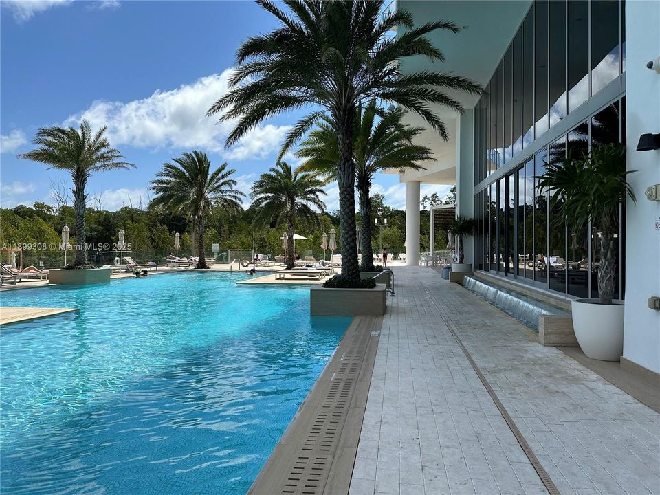 For Rent: $3,950 (2 beds, 2 baths, 1115 Square Feet)