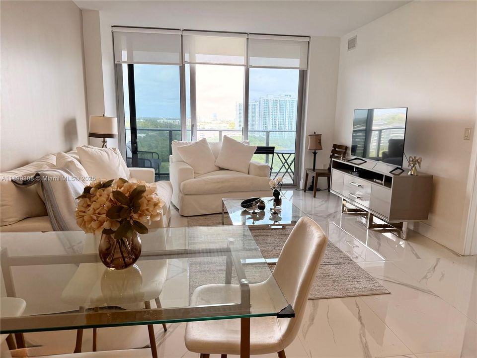 For Rent: $3,950 (2 beds, 2 baths, 1115 Square Feet)