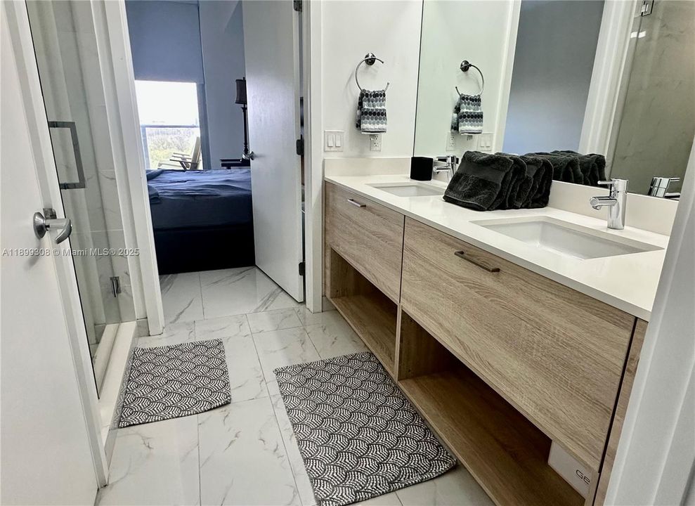 For Rent: $3,950 (2 beds, 2 baths, 1115 Square Feet)