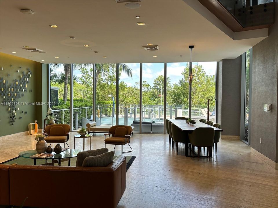 For Rent: $3,950 (2 beds, 2 baths, 1115 Square Feet)