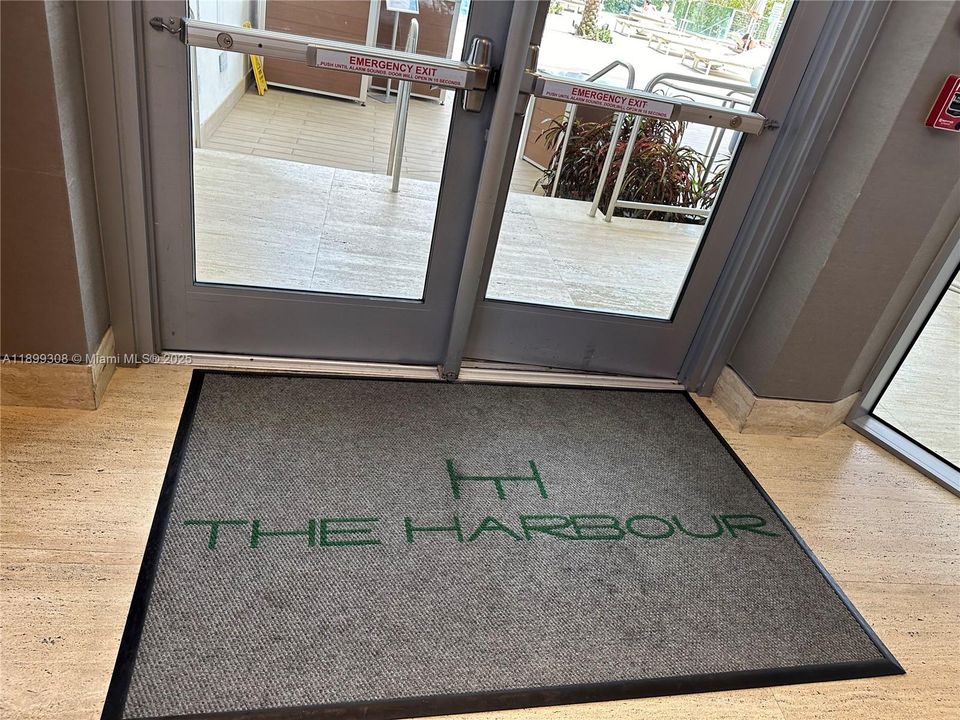 For Rent: $3,950 (2 beds, 2 baths, 1115 Square Feet)