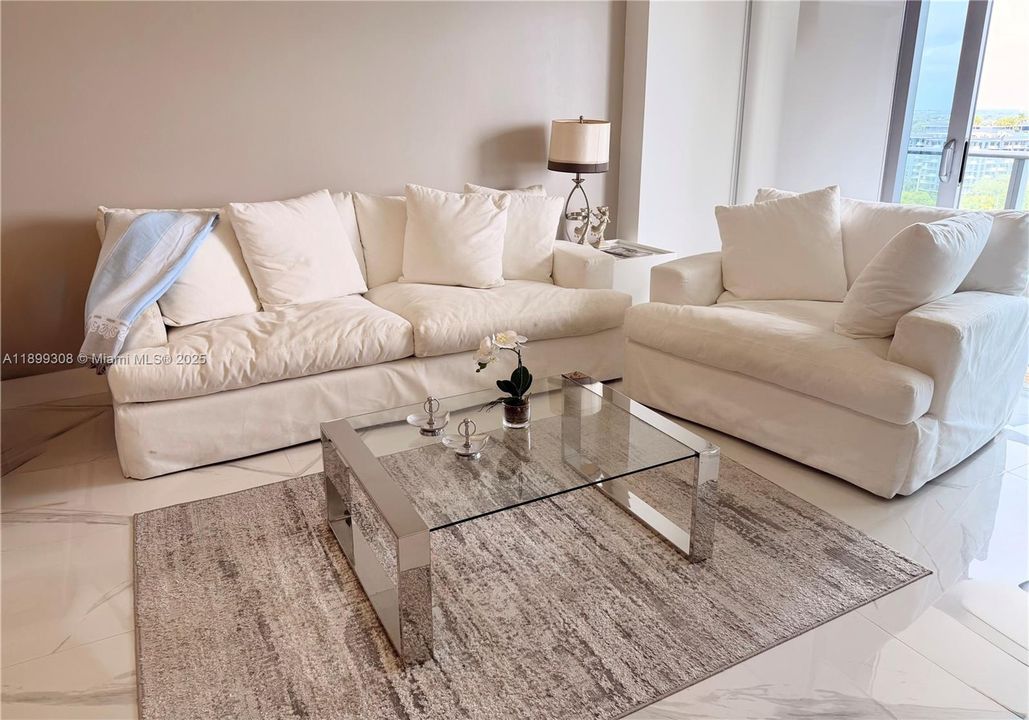 For Rent: $3,950 (2 beds, 2 baths, 1115 Square Feet)