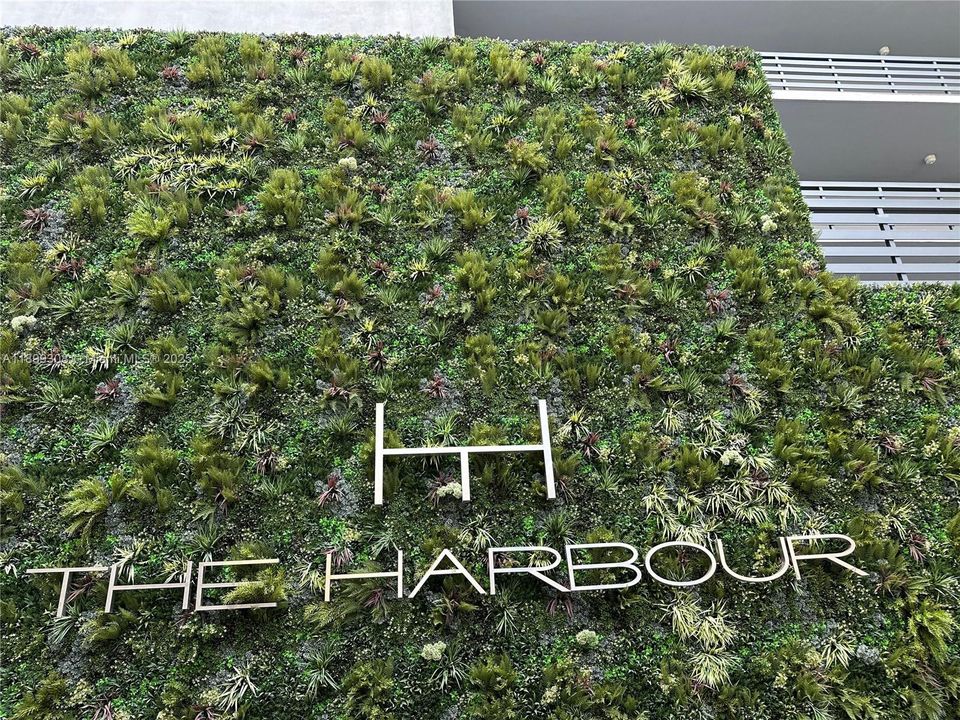 For Rent: $3,950 (2 beds, 2 baths, 1115 Square Feet)