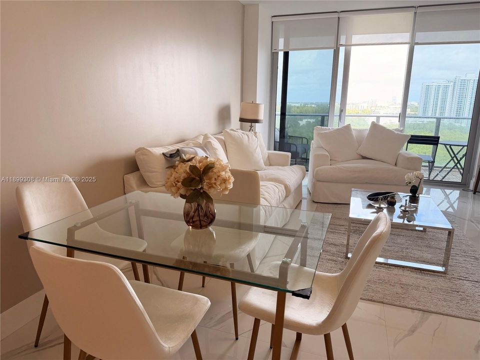 For Rent: $3,950 (2 beds, 2 baths, 1115 Square Feet)