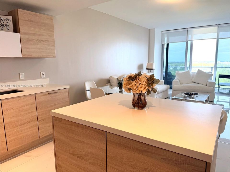 For Rent: $3,950 (2 beds, 2 baths, 1115 Square Feet)