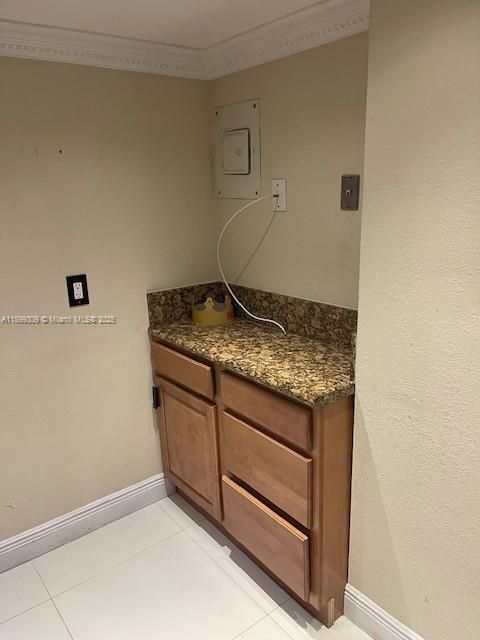 Active With Contract: $2,100 (2 beds, 2 baths, 978 Square Feet)