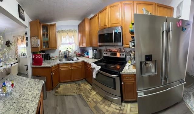 For Sale: $239,900 (2 beds, 2 baths, 1077 Square Feet)