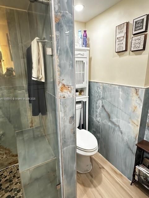 For Sale: $239,900 (2 beds, 2 baths, 1077 Square Feet)