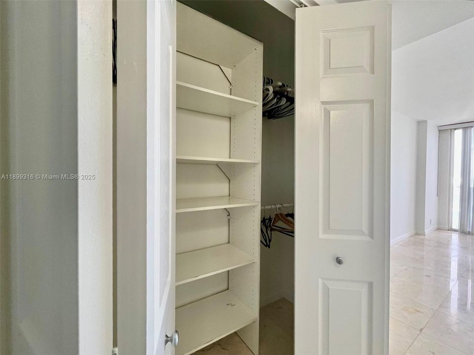 For Sale: $515,000 (2 beds, 2 baths, 1030 Square Feet)