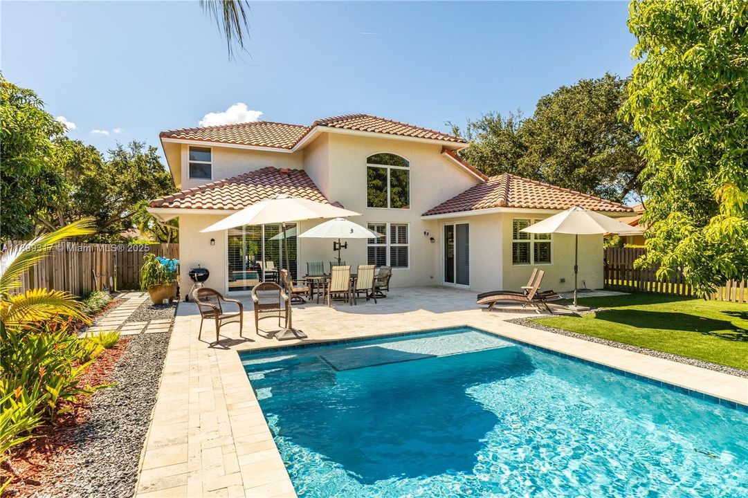 Recently Sold: $975,000 (4 beds, 2 baths, 2886 Square Feet)