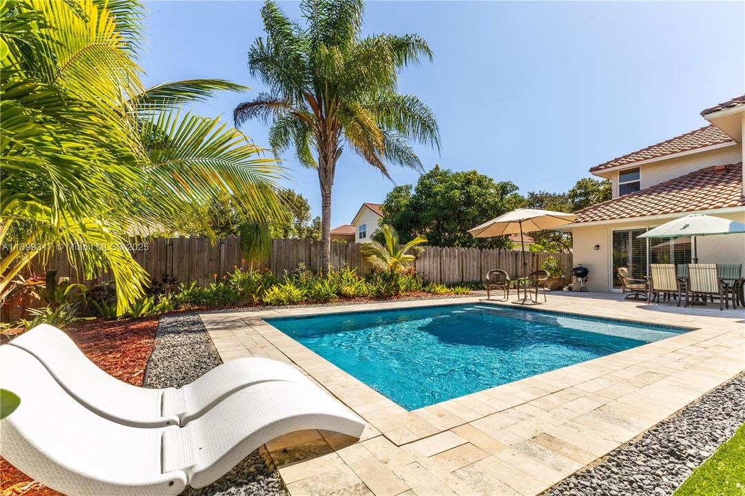 Recently Sold: $975,000 (4 beds, 2 baths, 2886 Square Feet)