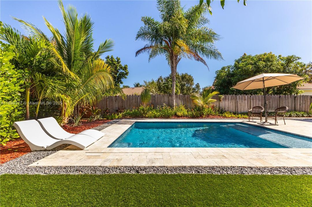 Recently Sold: $975,000 (4 beds, 2 baths, 2886 Square Feet)