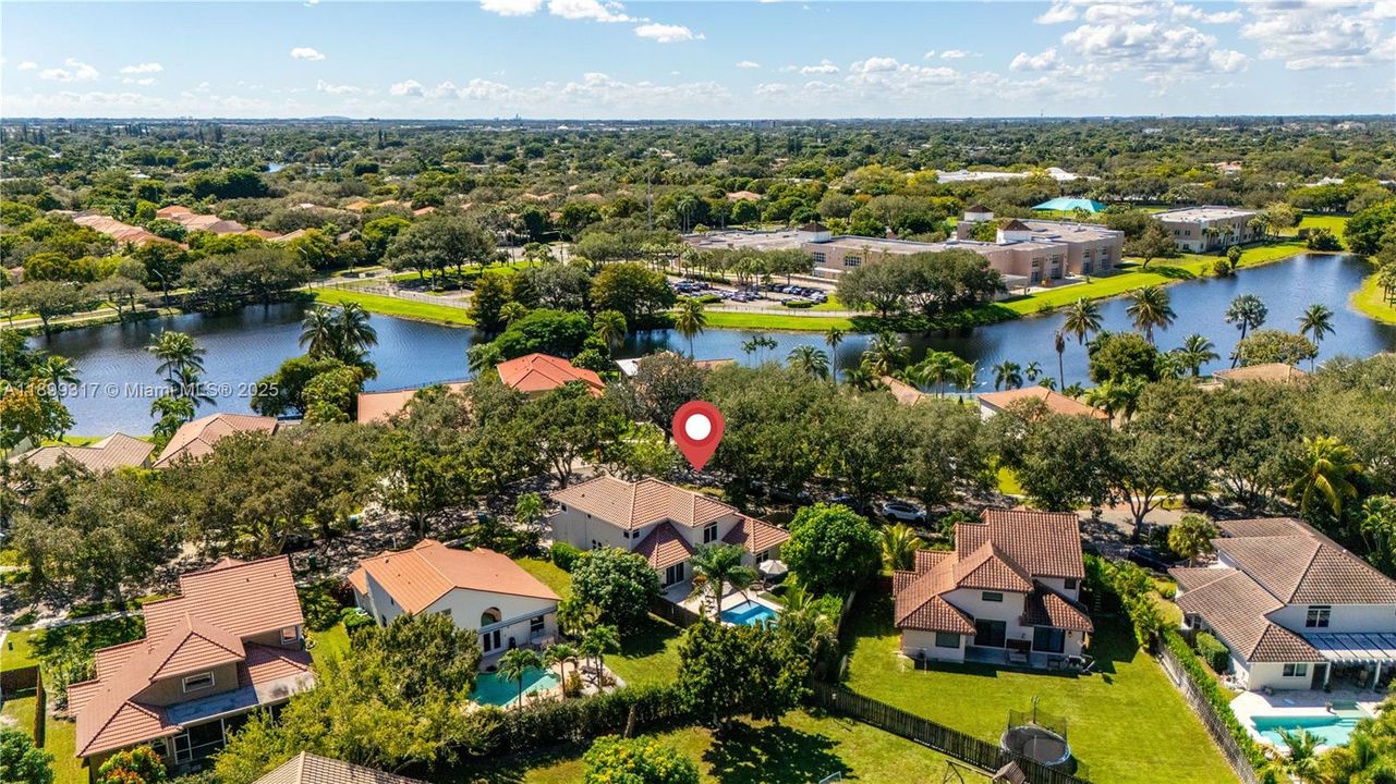 Recently Sold: $975,000 (4 beds, 2 baths, 2886 Square Feet)