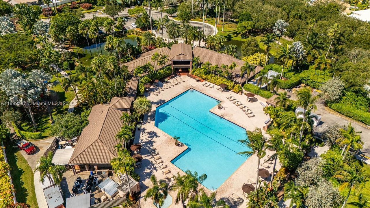 Recently Sold: $975,000 (4 beds, 2 baths, 2886 Square Feet)