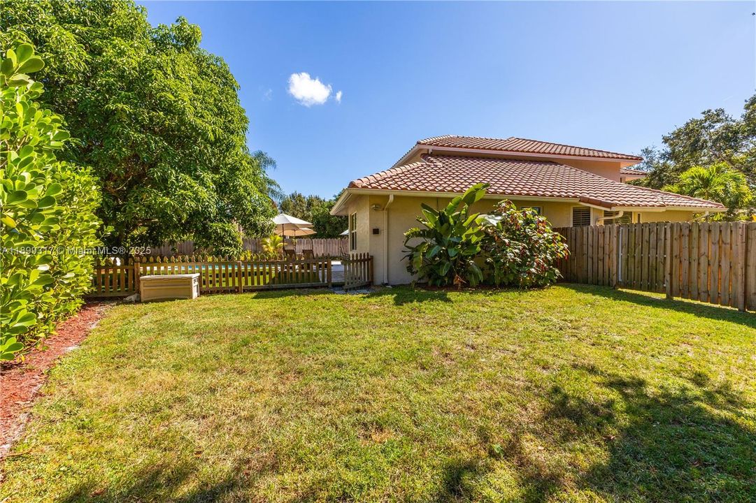 Recently Sold: $975,000 (4 beds, 2 baths, 2886 Square Feet)