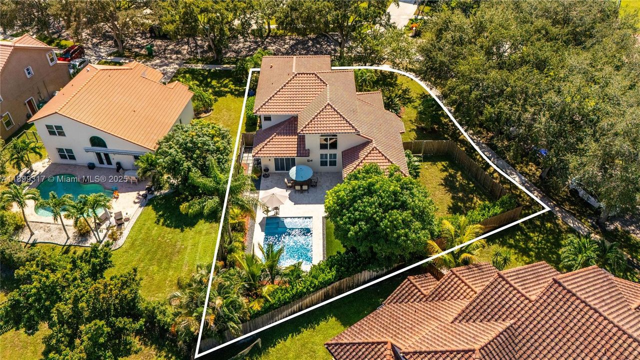 Recently Sold: $975,000 (4 beds, 2 baths, 2886 Square Feet)