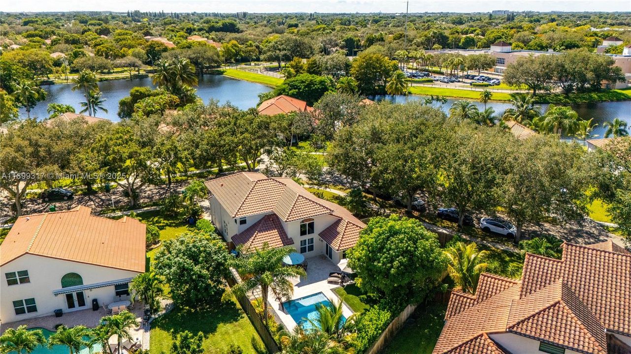 Recently Sold: $975,000 (4 beds, 2 baths, 2886 Square Feet)