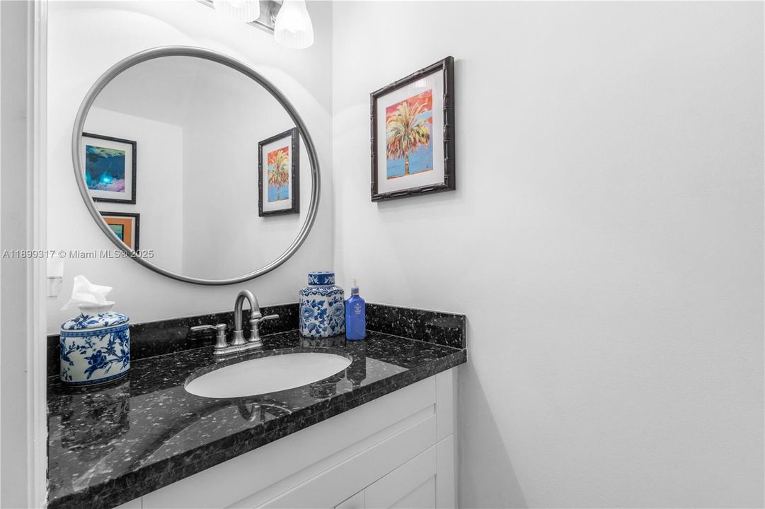 Recently Sold: $975,000 (4 beds, 2 baths, 2886 Square Feet)