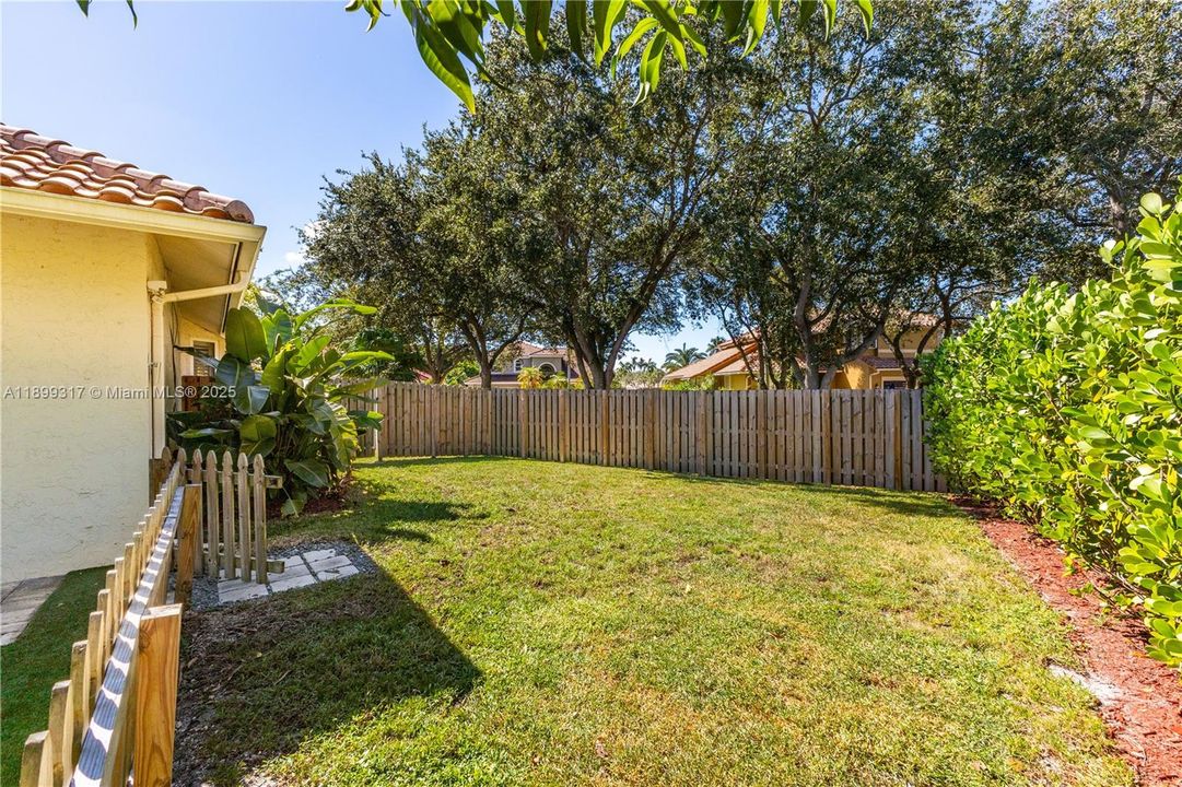 Recently Sold: $975,000 (4 beds, 2 baths, 2886 Square Feet)