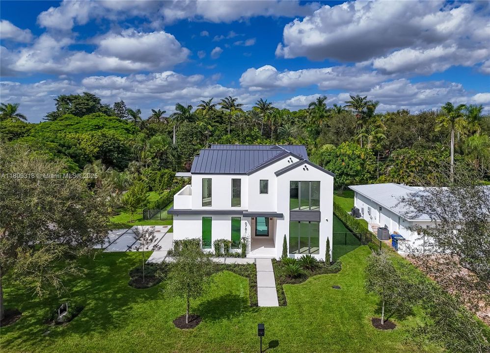 На продажу: $4,500,000 (5 спален, 6 ванн, 4335 Квадратных фут)