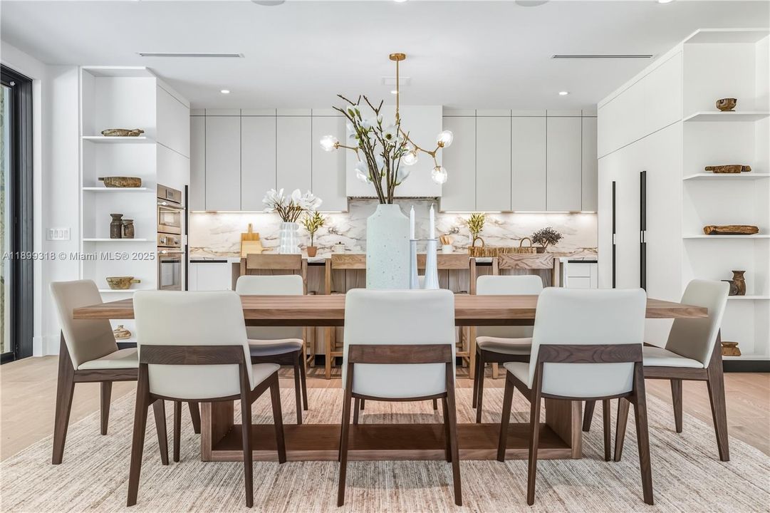 На продажу: $4,500,000 (5 спален, 6 ванн, 4335 Квадратных фут)