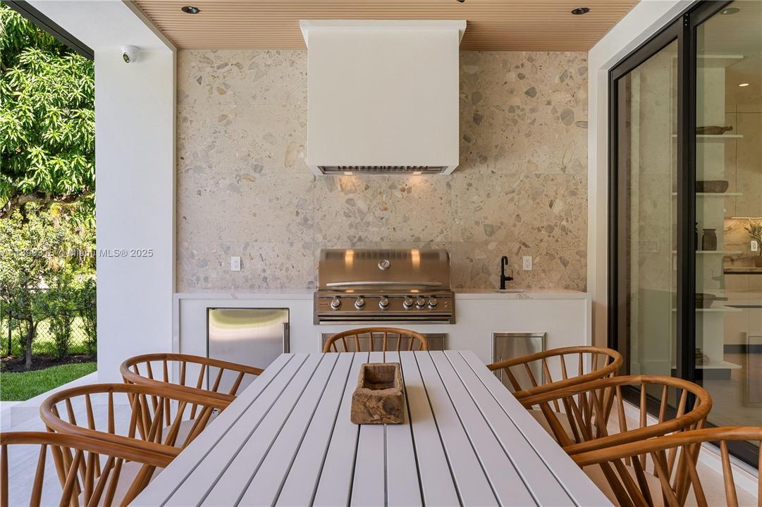 На продажу: $4,500,000 (5 спален, 6 ванн, 4335 Квадратных фут)