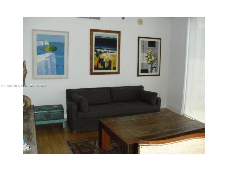 For Rent: $7,990 (3 beds, 2 baths, 1870 Square Feet)