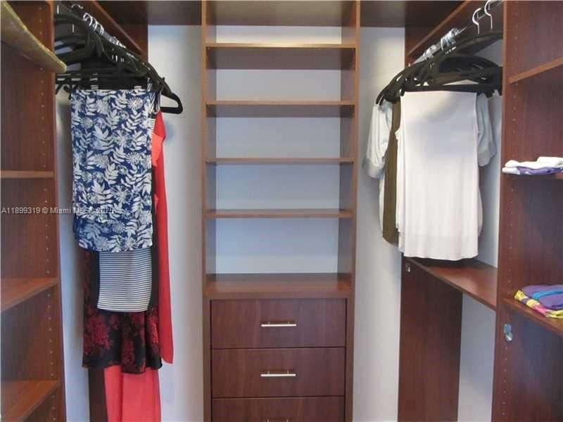 Her's walk in Closet