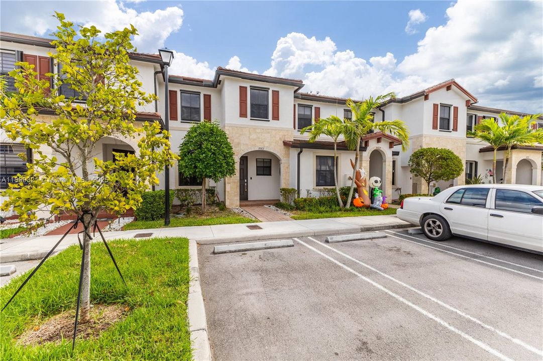 Active With Contract: $459,000 (3 beds, 2 baths, 1483 Square Feet)