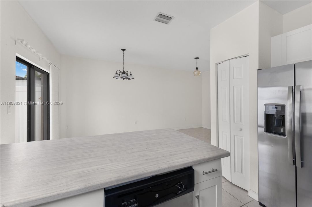 Active With Contract: $459,000 (3 beds, 2 baths, 1483 Square Feet)