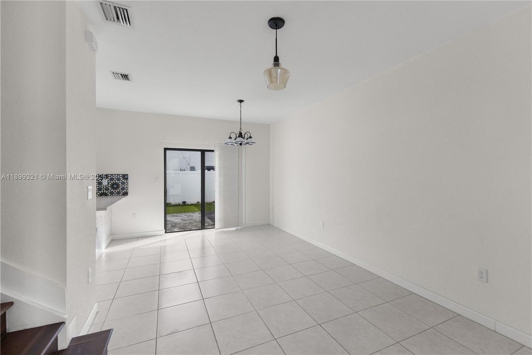 Active With Contract: $459,000 (3 beds, 2 baths, 1483 Square Feet)