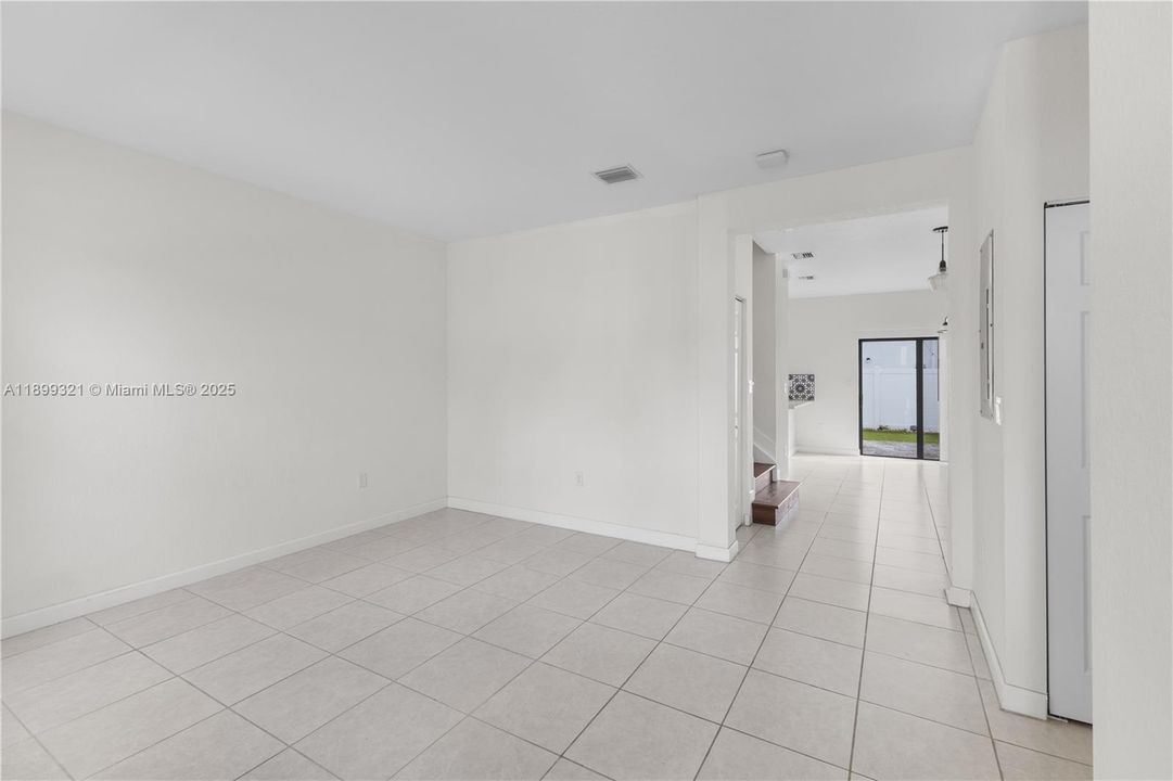 Active With Contract: $459,000 (3 beds, 2 baths, 1483 Square Feet)