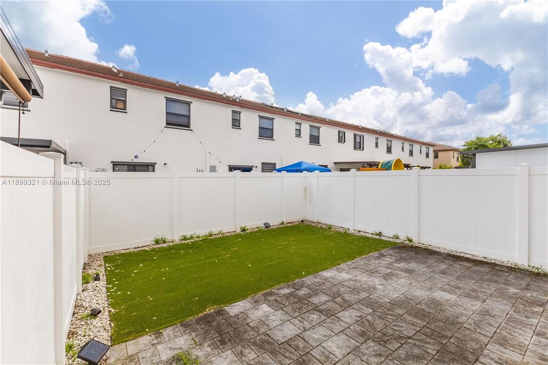 Active With Contract: $459,000 (3 beds, 2 baths, 1483 Square Feet)