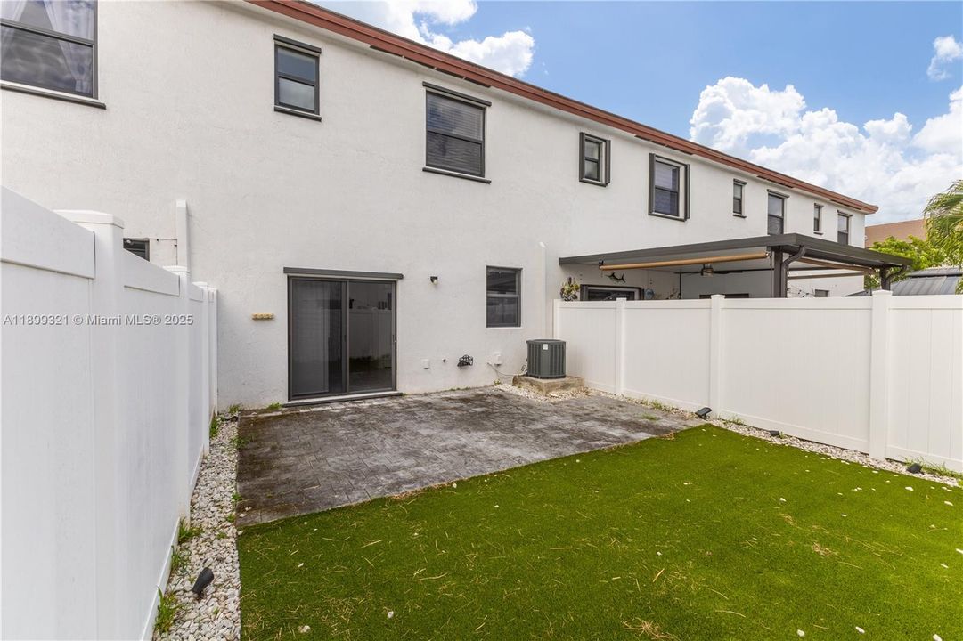 Active With Contract: $459,000 (3 beds, 2 baths, 1483 Square Feet)