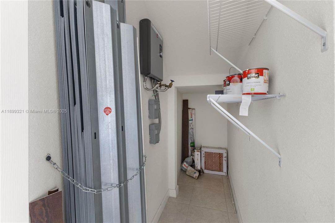 Active With Contract: $459,000 (3 beds, 2 baths, 1483 Square Feet)